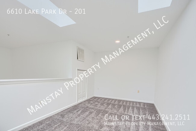 Building Photo - 6610 Lake Park Dr