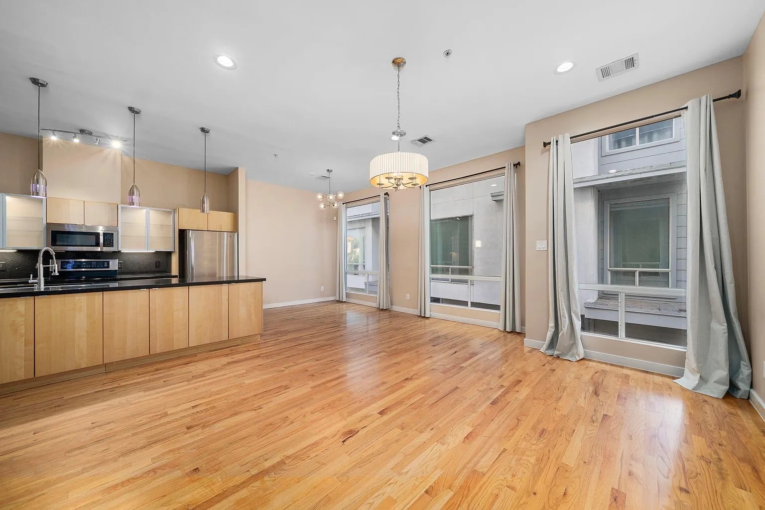 Building Photo - 5710 Winsome Ln