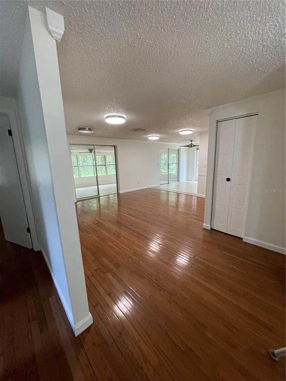 Building Photo - 16131 Manorwood Cir