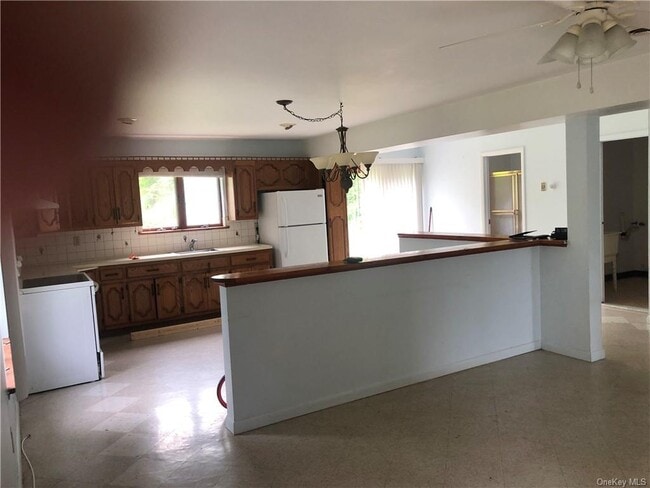 Building Photo - 552 NY-32