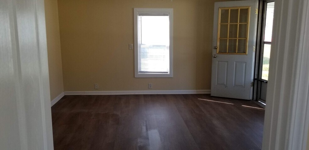 Building Photo - 219 W Adams Ave