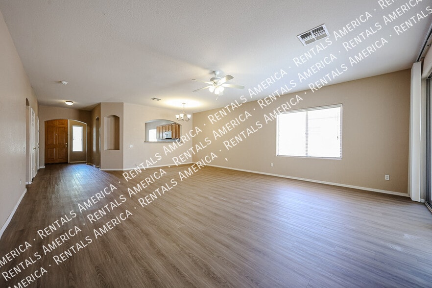 Building Photo - 876 E Riviera Pl