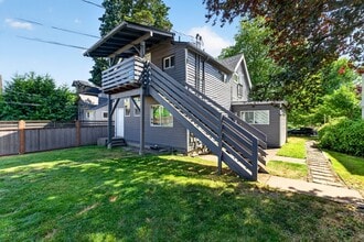 Building Photo - Modern 1-Bed Apartment in Heart of Tacoma