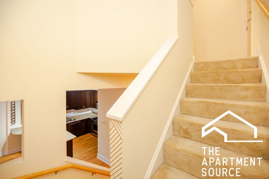 Building Photo - 2504 N Willetts Ct