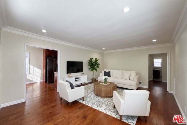 Building Photo - 149 S Gramercy Pl