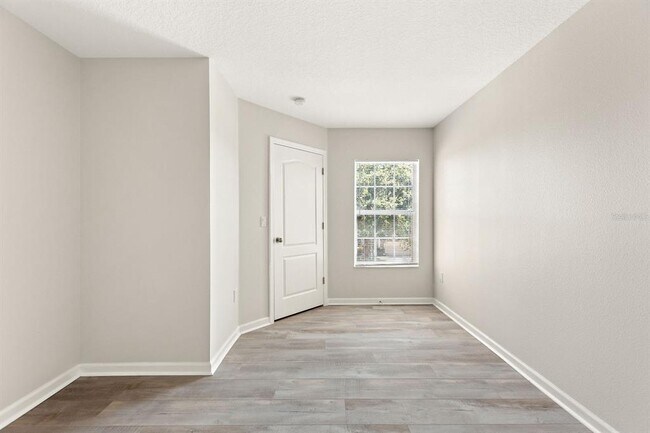 Building Photo - 1220 Priory Cir