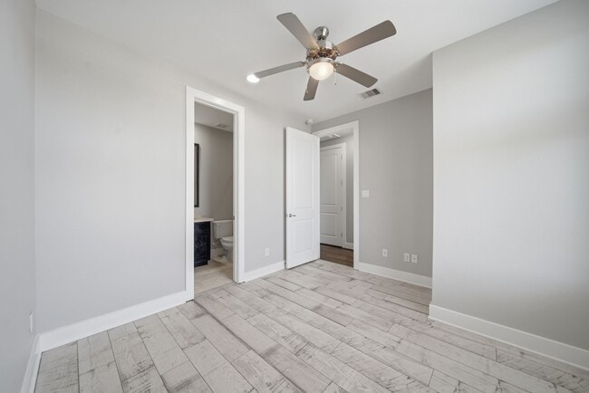 Building Photo - 1814 Thompson St