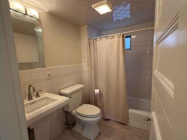 Building Photo - 38 Russell St