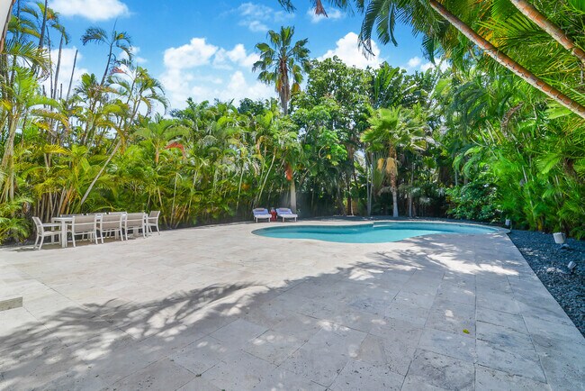 Building Photo - 147 Golden Beach Dr