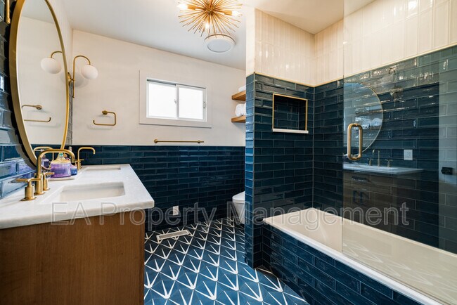 Building Photo - 520 San Pasquale Ave SW