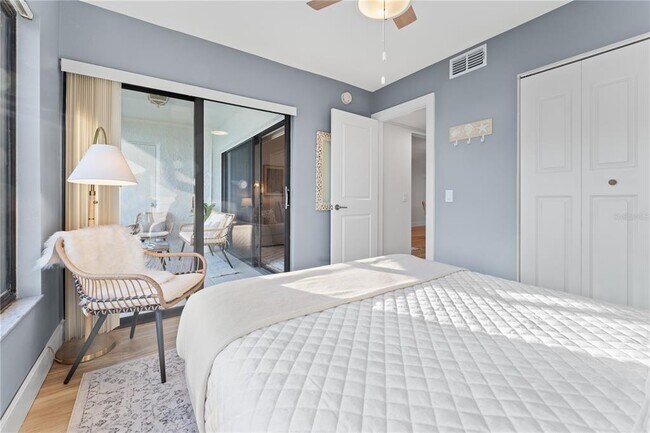 Building Photo - 6287 Bahia Del Mar Cir N