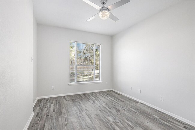 Building Photo - 907 Hinsdale