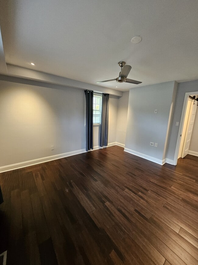 Building Photo - 317 Homeland Southway