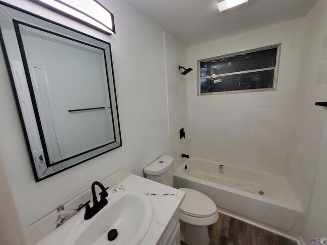 Building Photo - 7650 Gov Derbigny Dr