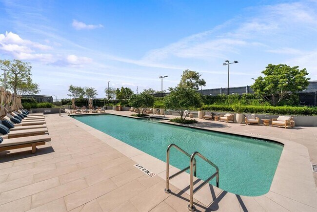 Building Photo - 3015 S Ysabella Ave