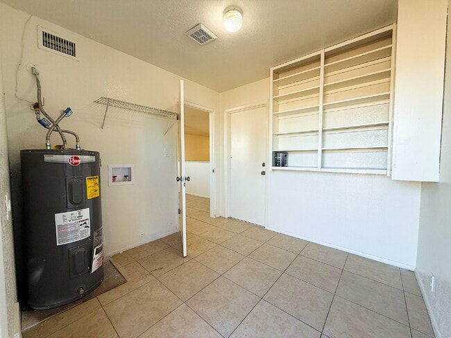 Building Photo - Newly Remodeled 3BR with Garage, Workshop, Privacy & Large Yard!