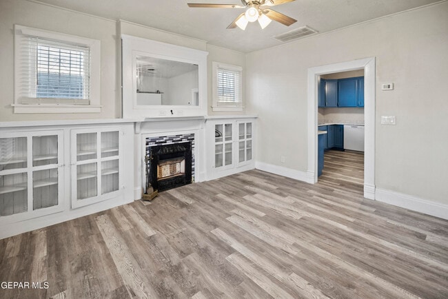 Building Photo - 3418 Yandell Dr