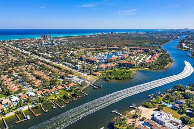 Building Photo - 2301 Marina Isle Way
