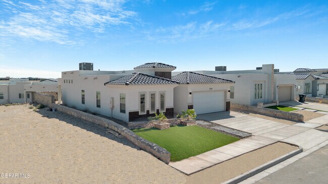 Primary Photo - 12716 Middlesbrough Ave