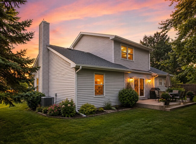 Building Photo - 5366 Sequoia Ct