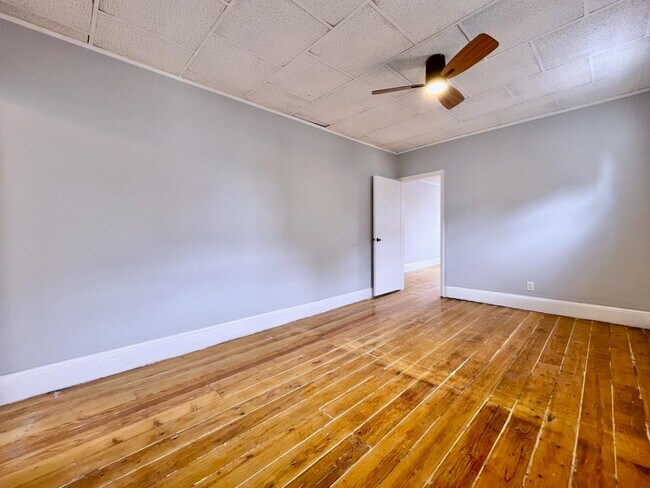 Building Photo - 259 3rd St