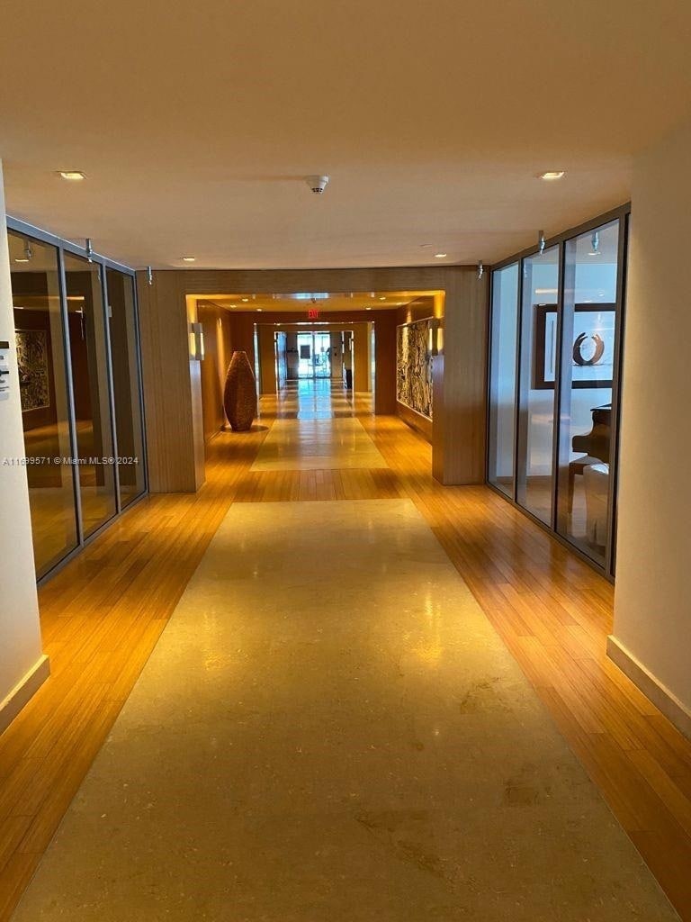 Building Photo - 900 Biscayne