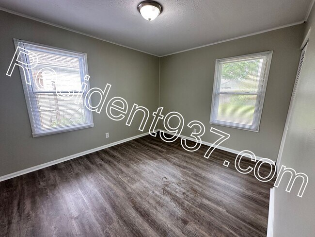 Building Photo - 2132 Colton Dr