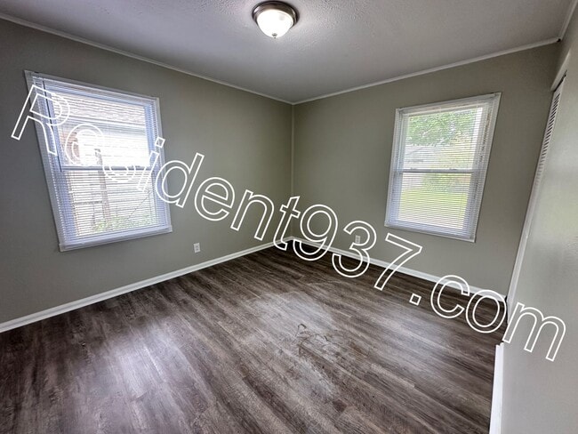 Building Photo - Updated 3 Bed 1 bath Home