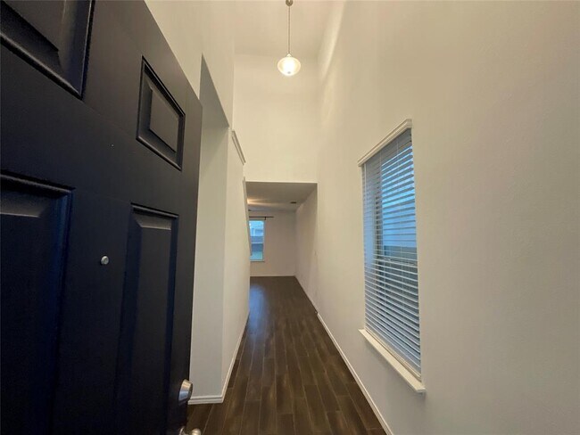 Building Photo - 128 Banyon Dr