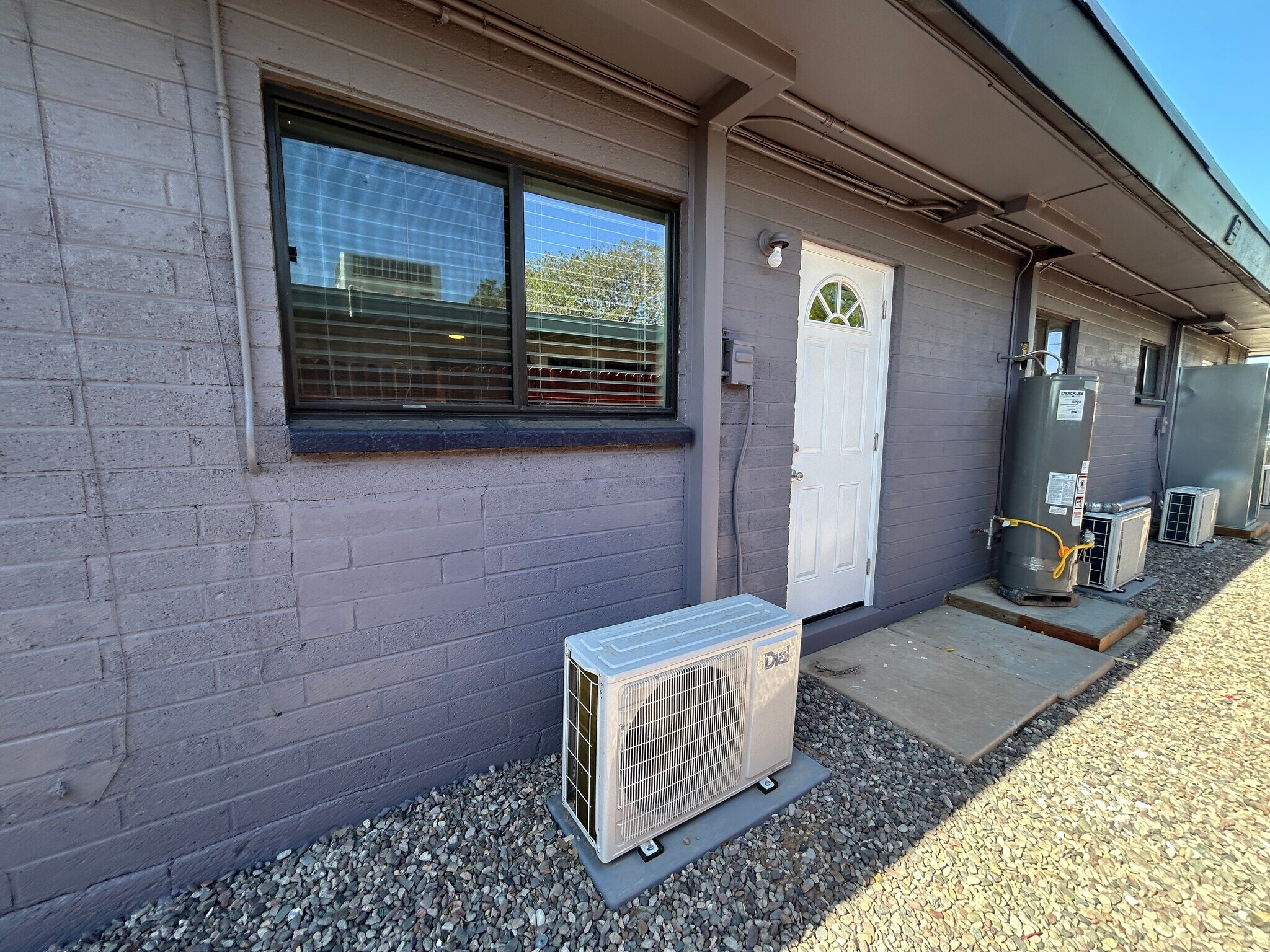 Building Photo - 2122 S Granada Dr