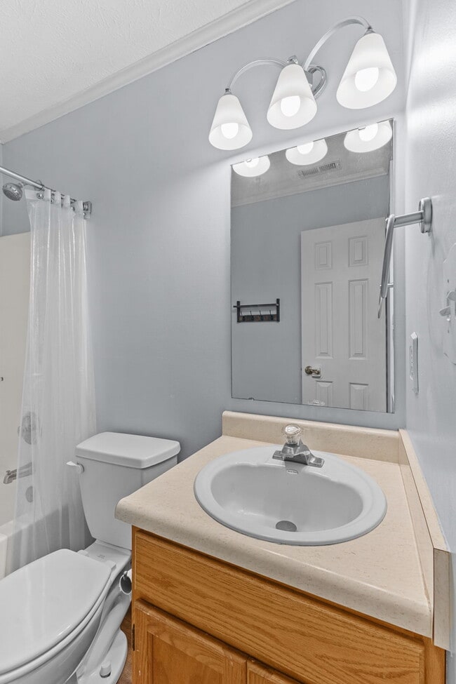 Building Photo - 778 Kingston Cir