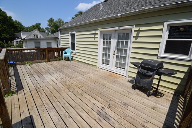 Building Photo - VIRTUAL SHOWINGS AVAILABLE - 4 Bedroom Hou...