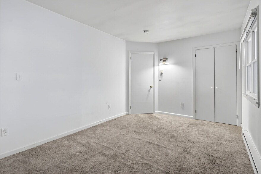 Building Photo - 321 N Fulton St