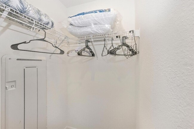 Building Photo - 12240 Wellen Golf St