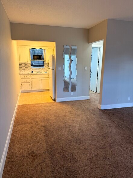 Building Photo - 2420 Johnson St