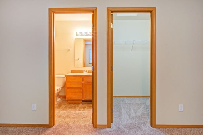 Building Photo - Holiday Move-In Special — Enjoy Half Off Your First Month’s Rent! Lovely 3 Bedroom Home in Coupev...