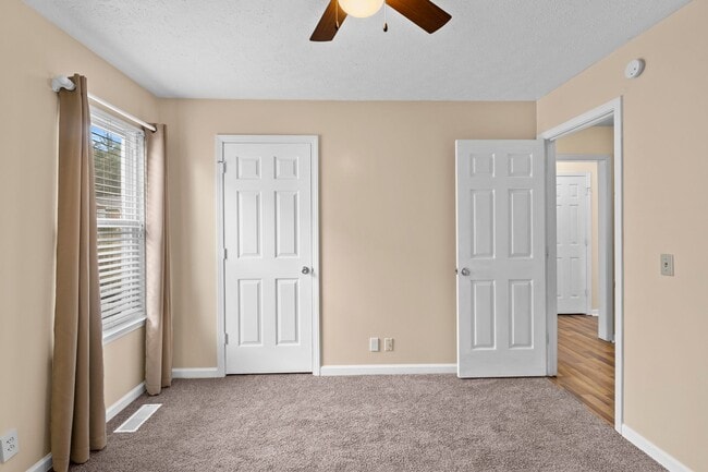 Building Photo - Three Bedroom Ranch in Franklin