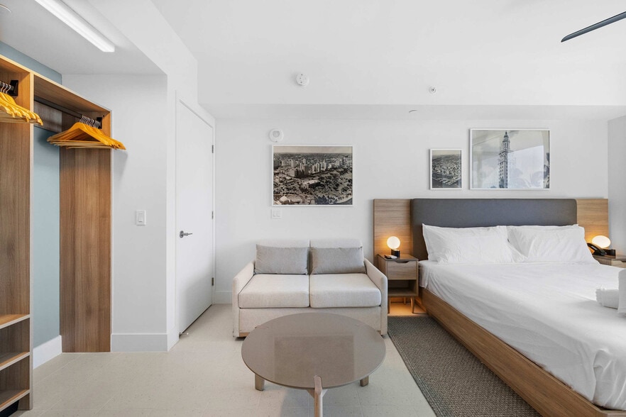 Primary Photo - 159 NE 6th St