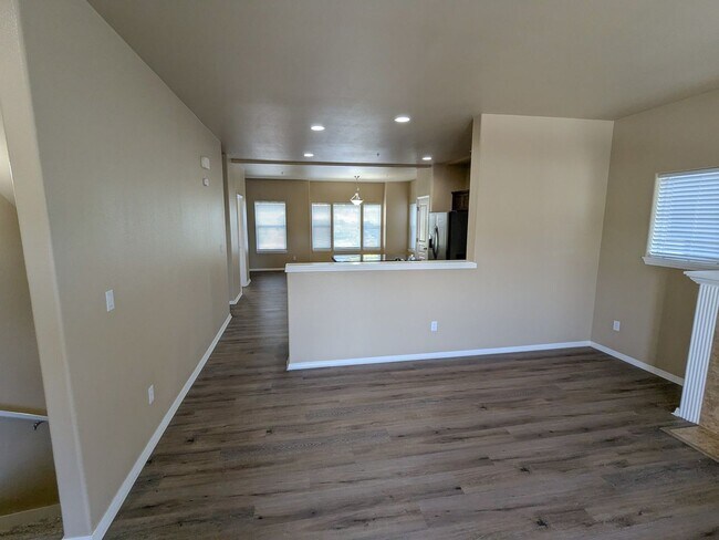 Building Photo - 5997 Blue River Dr SE