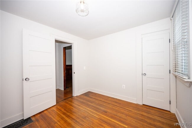 Building Photo - 933 Tifft St