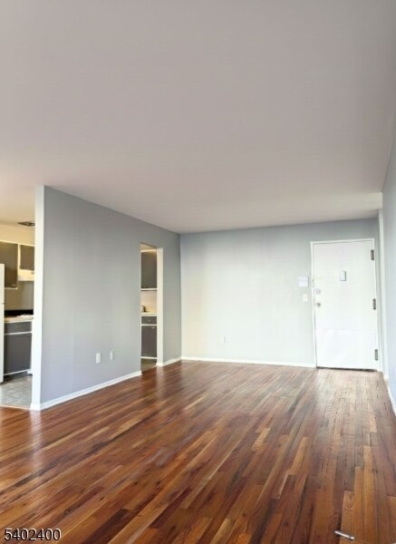 Building Photo - 1102 W St Georges Ave