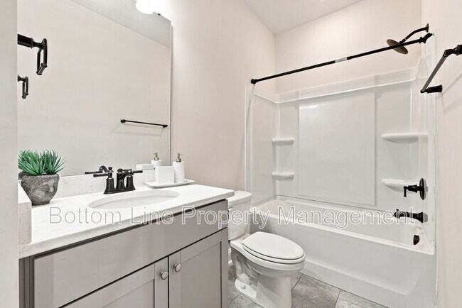 Building Photo - 2230 Bethpage Dr