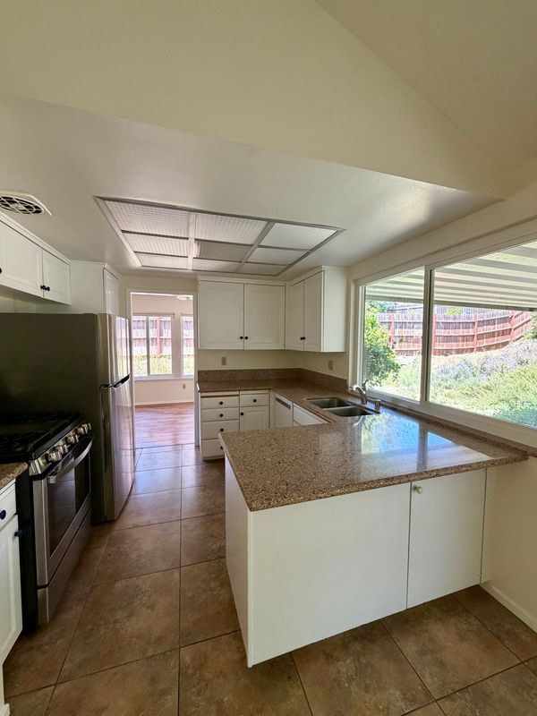 Building Photo - 3430 Bahia Pl