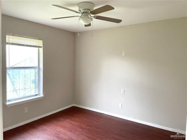 Building Photo - 9 Sun Dr