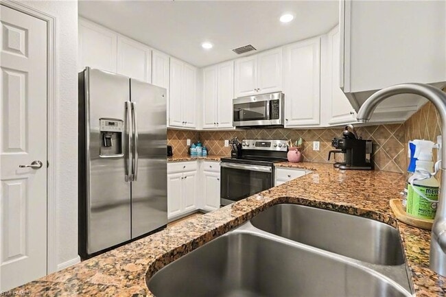 Building Photo - 28050 Cookstown Ct