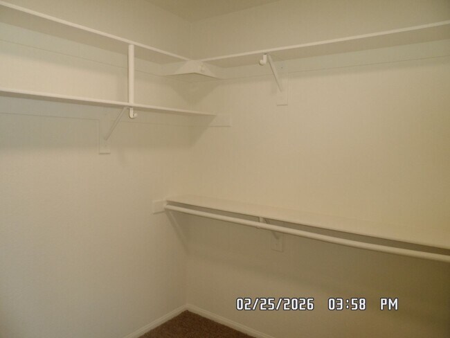 Building Photo - 3 Bedrooms, 2 Bathrooms, Approx 1582 sq. ft., 2 Car Garage, Fenced Back Yard, Rock-scaped Front Y...