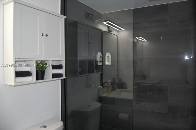 Building Photo - 2501 S Ocean Dr