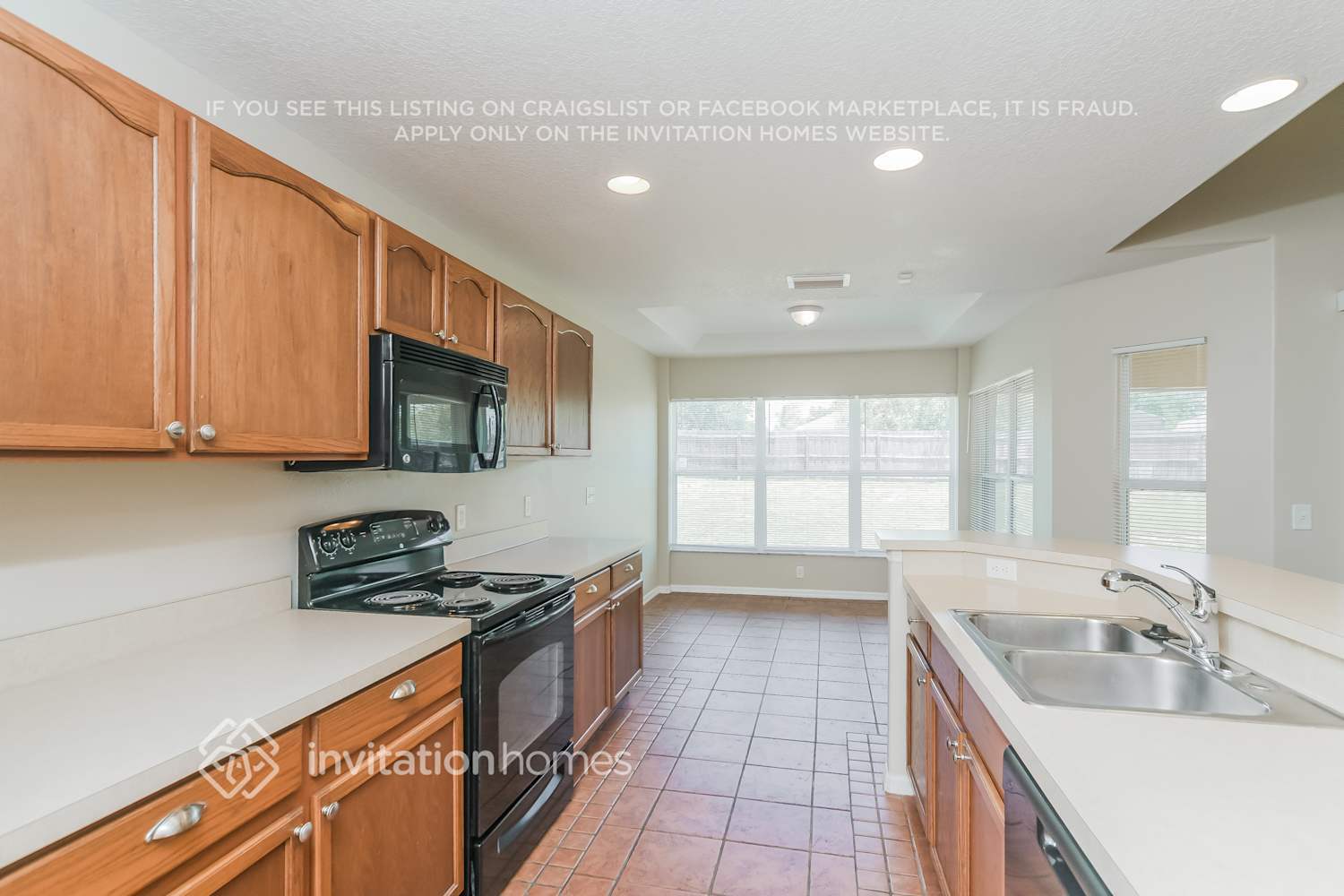 Building Photo - 13343 Biscayne Dr