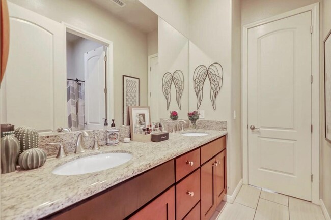 Building Photo - 31715 Avenida Alvera