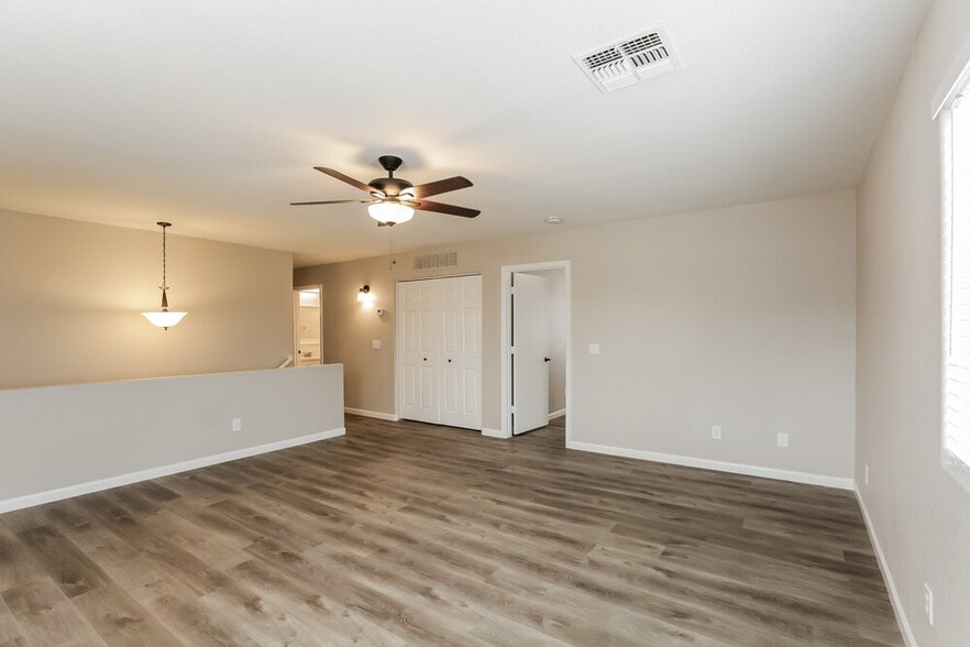 Building Photo - 4072 E Mica Rd